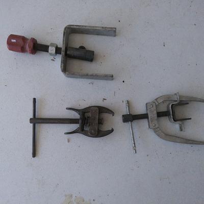 1 Bluebird #20 battery terminal puller, 1 Steering wheel lock plate remover tool, 1 valve spring compressor