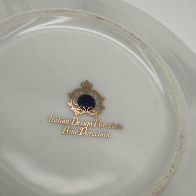 Vintage Italian Design Fleur-de-lis Porcelain Teacups and Saucers