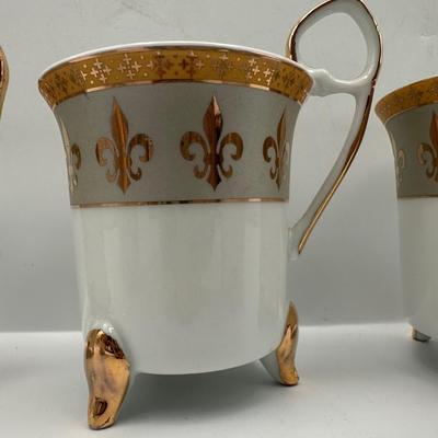 Vintage Italian Design Fleur-de-lis Porcelain Teacups and Saucers