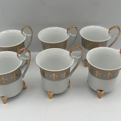Vintage Italian Design Fleur-de-lis Porcelain Teacups and Saucers