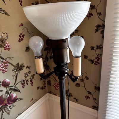 Floor lamp