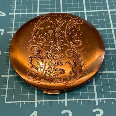 Sell Fifth Avenue Compact