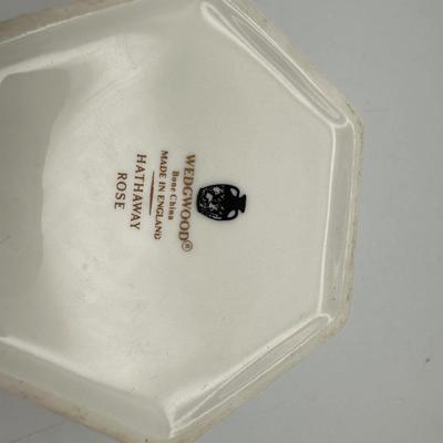 WEDGWOOD Hathaway Rose Trinket Box