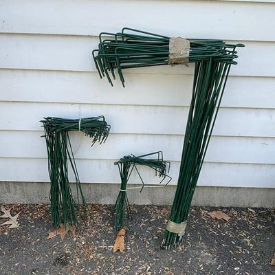 O605 Lot of "L" Shaped Garden Support Stakes