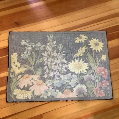 K712 Summer Flowers Hooked Wool Rug