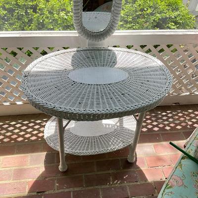 P614 Antique Wicker Oval Table