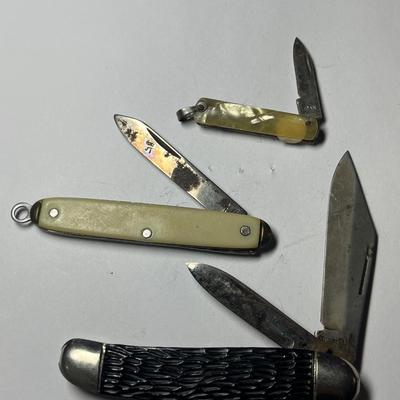 3 vintage pocketknives