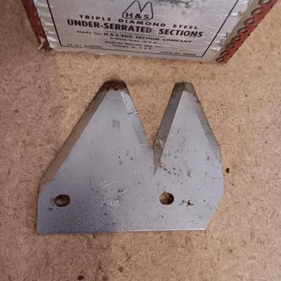 WHITACHROME H & S END SECTIONS "KEEPS MOWERS FROM PLUGGING"