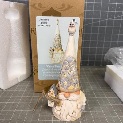 Jim SHORE: Gnome Tweet Gnome, White Woodland,  NEW in the Box.