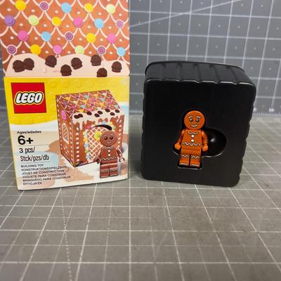 LEGO Mini Fig Original in the BOX, COLLECTIBLE! 