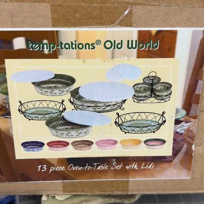 TEMPTATIONS OLD WORLD NEW 13 Piece Oven to Table Set with LIDS!!! PURPLE Foral Pattern NICE 