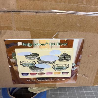 TEMPTATIONS OLD WORLD NEW 13 Piece Oven to Table Set with LIDS!!! PURPLE Foral Pattern NICE 