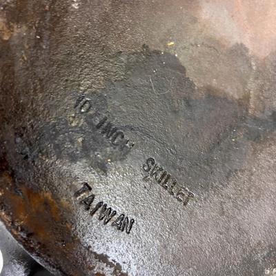 Cast Iron Wood Handled SKILLET 