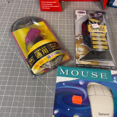 Mixed Lot of Electrical Cord Items