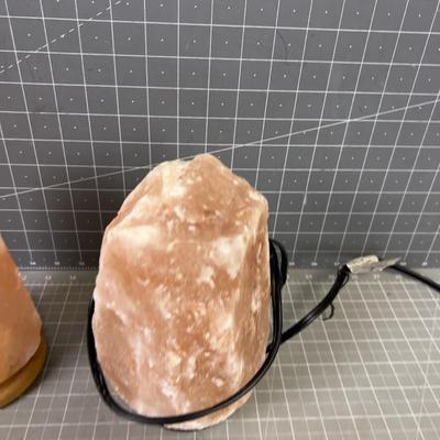 (2) Himalayan in Salt Crystals, 1 has a light 