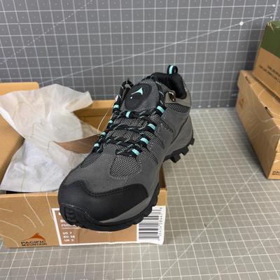 Pacific Mountain, Boulder Low NEW Shoe US 7  