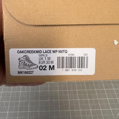MERRELL Girls Oakcreek Size 2 Hiker 