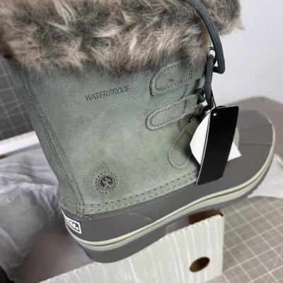 North Side Elements Women's Size 9 Snow Boot Sage Color. NICE!!