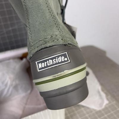 North Side Elements Women's Size 9 Snow Boot Sage Color. NICE!!