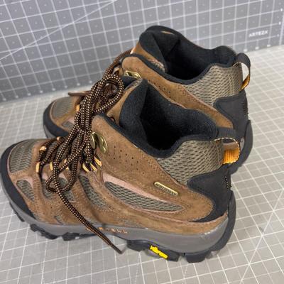 Merrell Men's Lo Hiking Boots. Size 10 Brown 