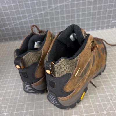 Merrell Men's Lo Hiking Boots. Size 10 Brown 