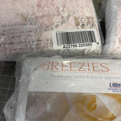 Women's WHITE UNDERWEAR (4 Packages ) NEW 