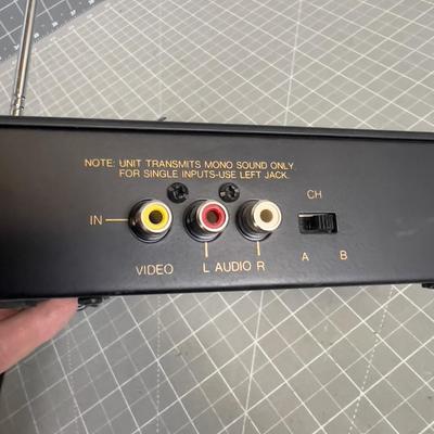 900 Megahertz Transmitter Receiver Set Audio Video