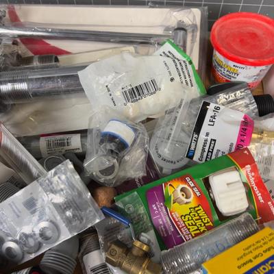 Mixed Lot of Plumbing Parts
