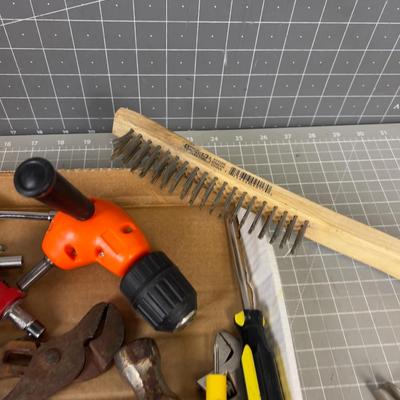  Tray of Hand Tools 
