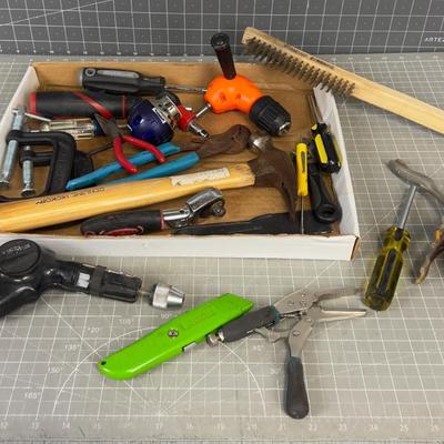  Tray of Hand Tools 