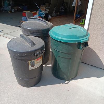 1 RUBBERMAID 22 GALLON AND TWO 32 GALLON TRASH CANS