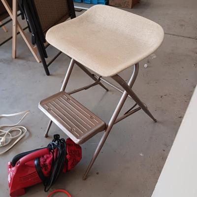 FOLDING STEP STOOL, DIRT DEVIL ULTRA AND EXTENSION CORDS