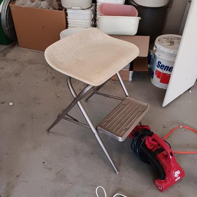 FOLDING STEP STOOL, DIRT DEVIL ULTRA AND EXTENSION CORDS