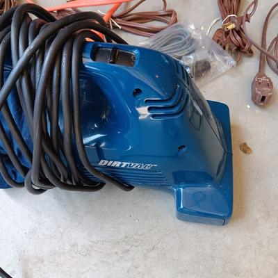 DIRT VAC AND SOME EXTENSION CORDS