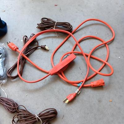 DIRT VAC AND SOME EXTENSION CORDS