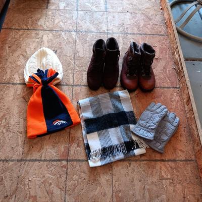 LADIES BOOTS SIZE 7 1/2 AND HATS, GLOVES AND SCARF