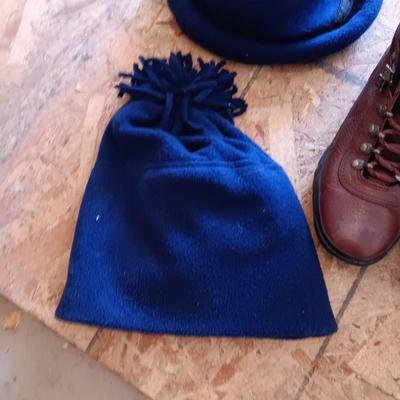 LADIES BOOTS SIZE 7 1/2 AND WINTER HATS