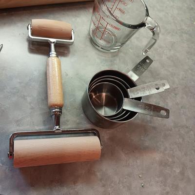 BRAUN MULTIQUICK MIXER AND OTHER BAKING NECESSITIES