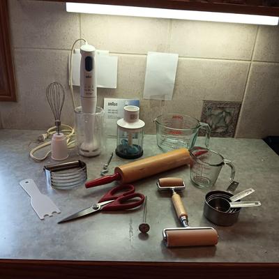 BRAUN MULTIQUICK MIXER AND OTHER BAKING NECESSITIES