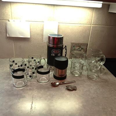GLASS COFFEE CUPS AND 2 THERMOSES