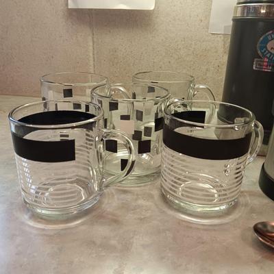GLASS COFFEE CUPS AND 2 THERMOSES