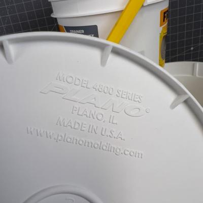 (4)  2-Gallon Buckets 