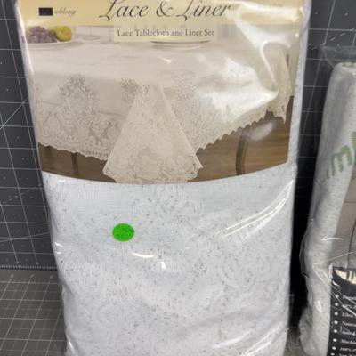 Curtains, Towels and Pillow Cases, NEW 