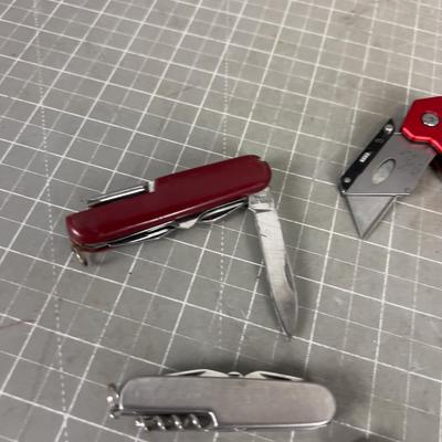 5 Folding Pocket Knives 