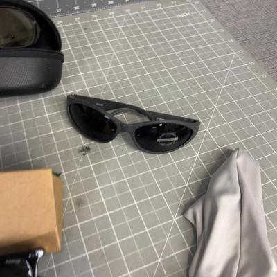 Lot of Sunglasses 