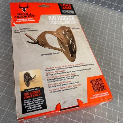 SKULL HOOKER, European Skull Mount