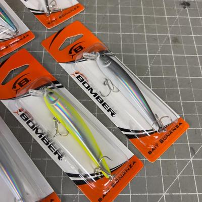 6-Pack BOMBER Lures NEW 