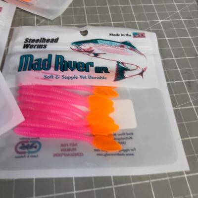 Mad River, Steel Head Worms 12-Packages