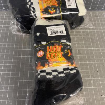 (2) Hot Feet Men's Socks Size6-12 NEW