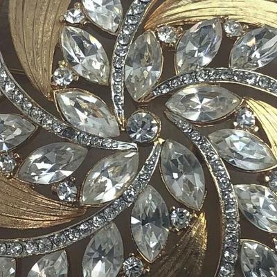 fabulous vintage FAUX DIAMOND RHINESTONE & GOLD TONE BROOCH